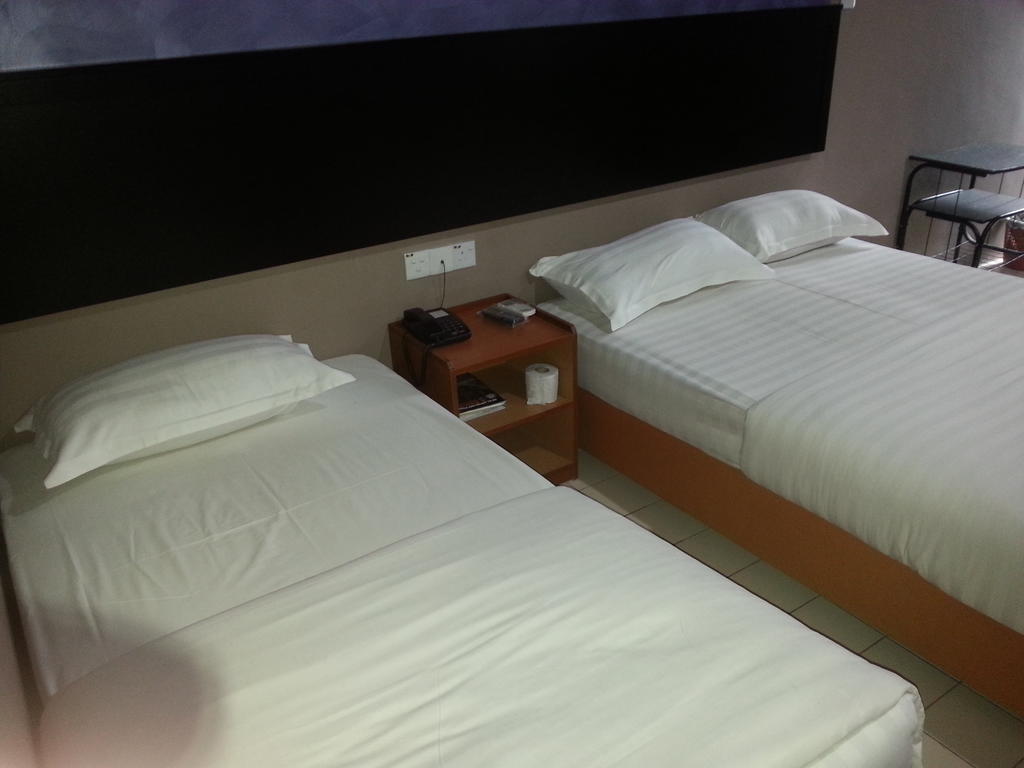 Oriental Inn Кучінг Екстер'єр фото